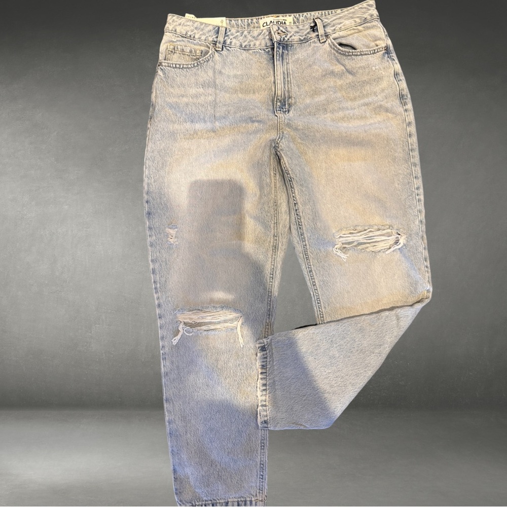 Claudia Mom Distressed Light Denim Jeans NWT 14-32